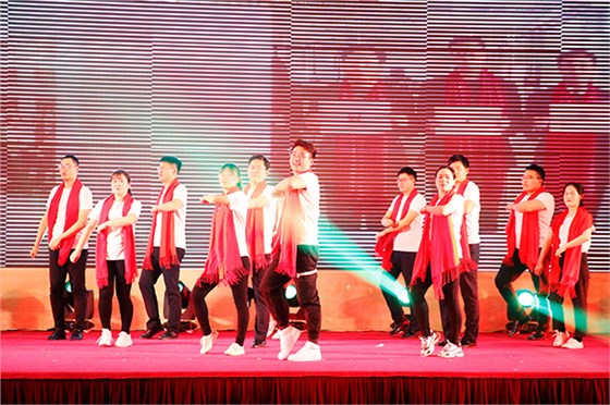 虎豹集團(tuán)團(tuán)購(gòu)部擼起袖子加油干