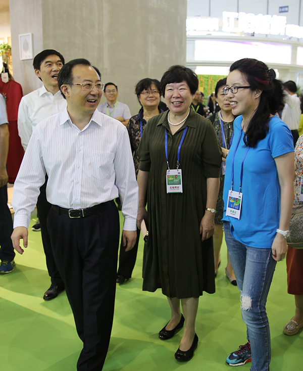 虎豹男裝總經理和吳政隆省長